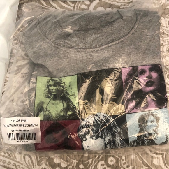 Taylor Swift BRAND NEW IN PACKAGING Official The Eras Tour Grey Crewneck Medium - Picture 2 of 3